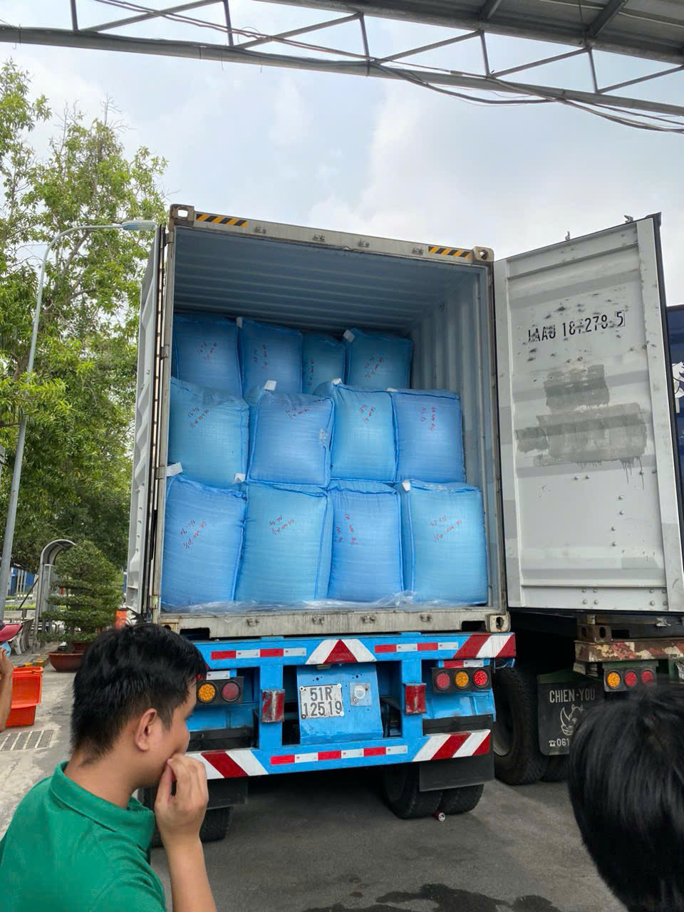 Bốc xếp hàng hóa chuyên nghiệp